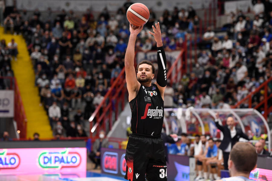 Bologna - Napoli Basket