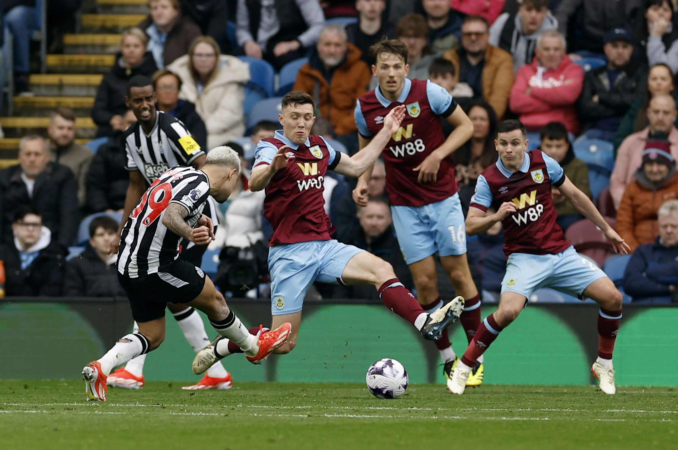 Burnley - Newcastle United