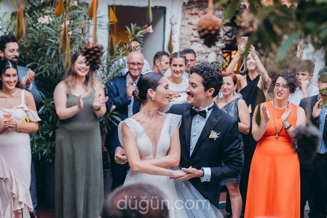 Çiçekçi Dükkanı Gizemi: Öldüren Düğün