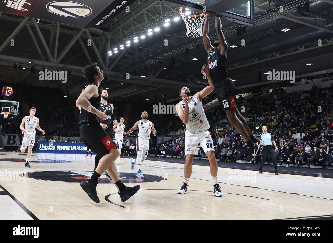 İTALYA ERKEKLER BASKETBOL LİGİ DERTHONA BOLOGNA