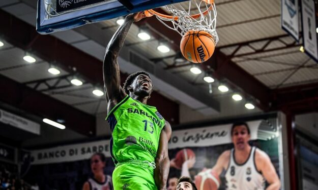 İTALYA ERKEKLER BASKETBOL LİGİ DİNAMO SASSARİ NAPOLİBASKET