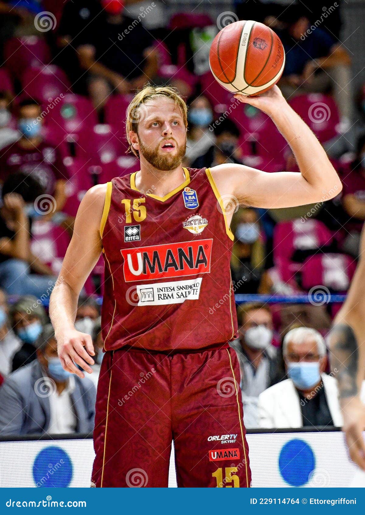 İTALYA ERKEKLER BASKETBOL LİGİ NAPOLİ BASKET UMANA REYER VEN