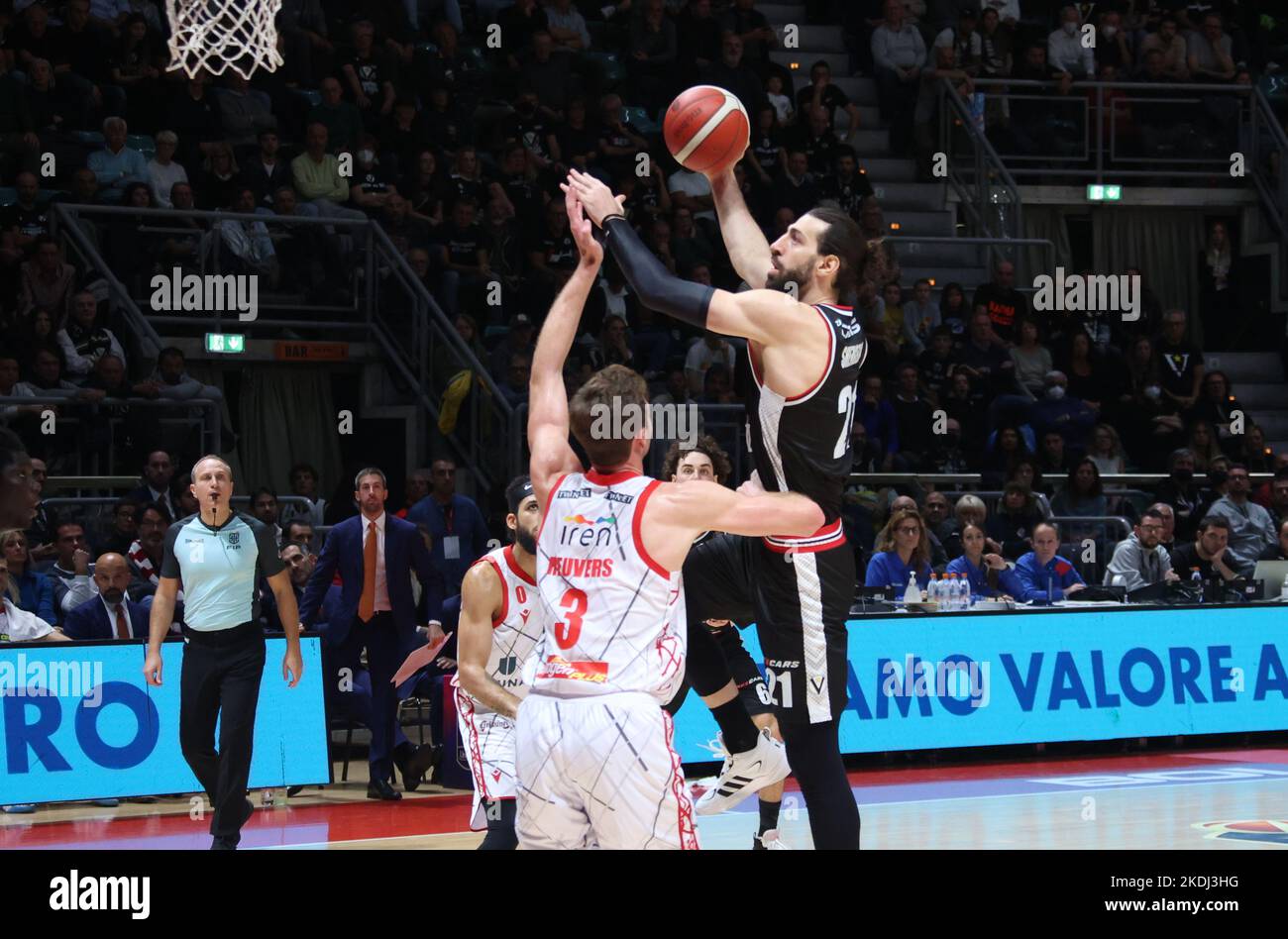 İTALYA ERKEKLER BASKETBOL LİGİ REGGİO EMİLİA - BOLOGNA