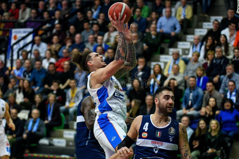 İTALYA ERKEKLER BASKETBOL TREVISO BASKET- REGGIO EMILIA