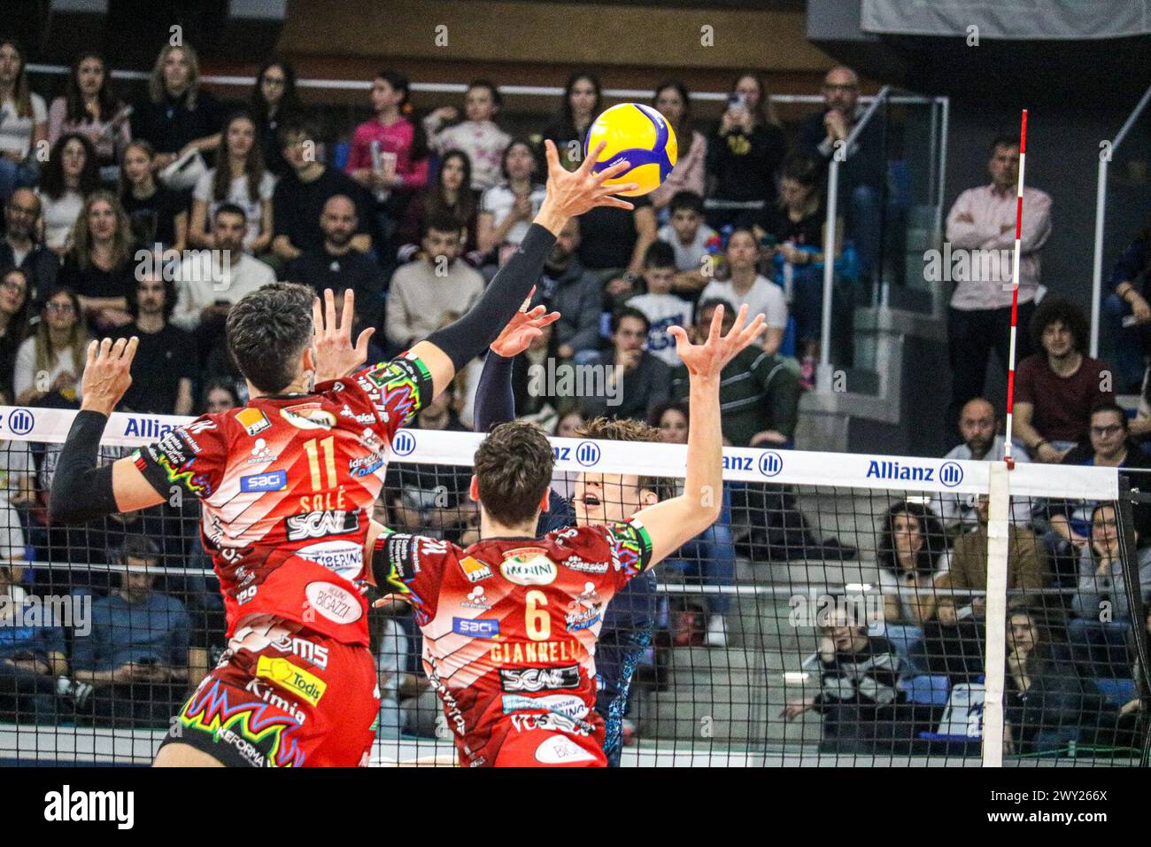 İTALYA ERKEKLER VOLEYBOL LİGİ ALLIANZ MILANO - SIR SUSA VIM 