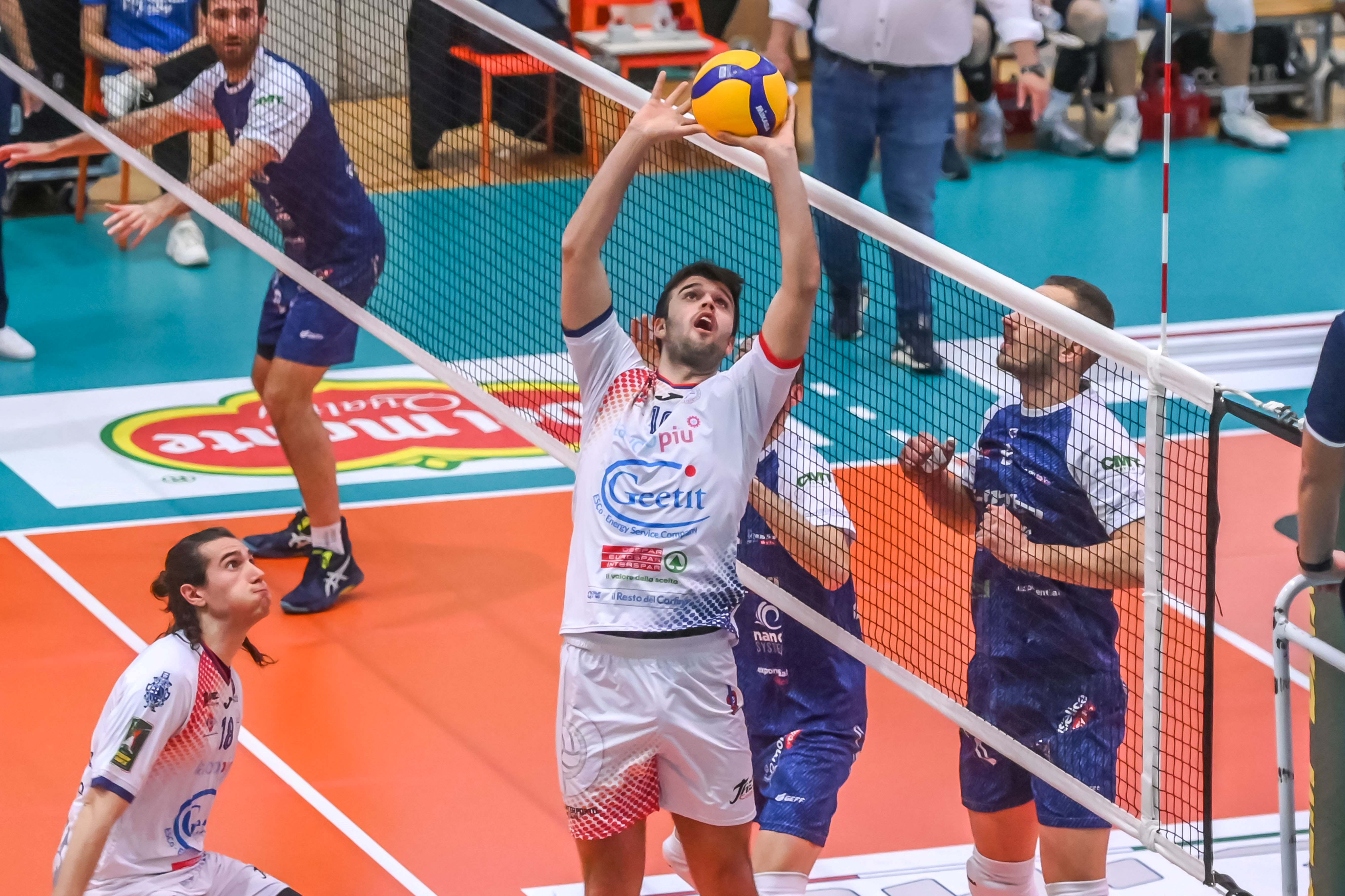 İTALYA ERKEKLER VOLEYBOL LİGİ VERO VOLLEY - GROTTAZZOLİNA