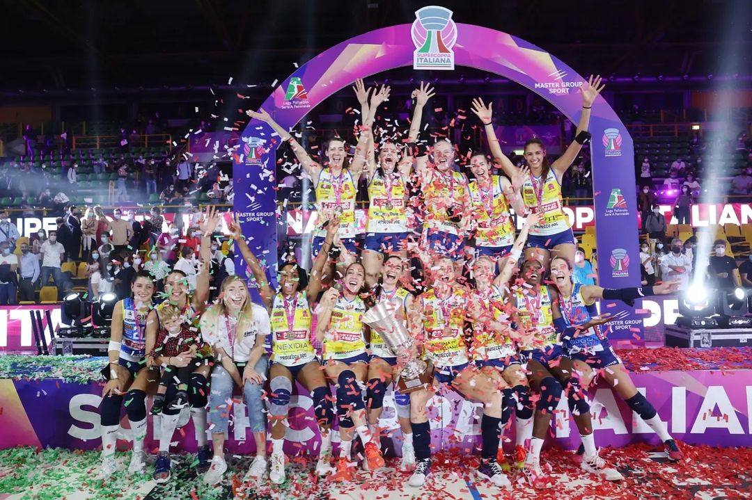 İTALYA KADINLAR VOLEYBOL KUPA CONEGLİANO - MİLANO