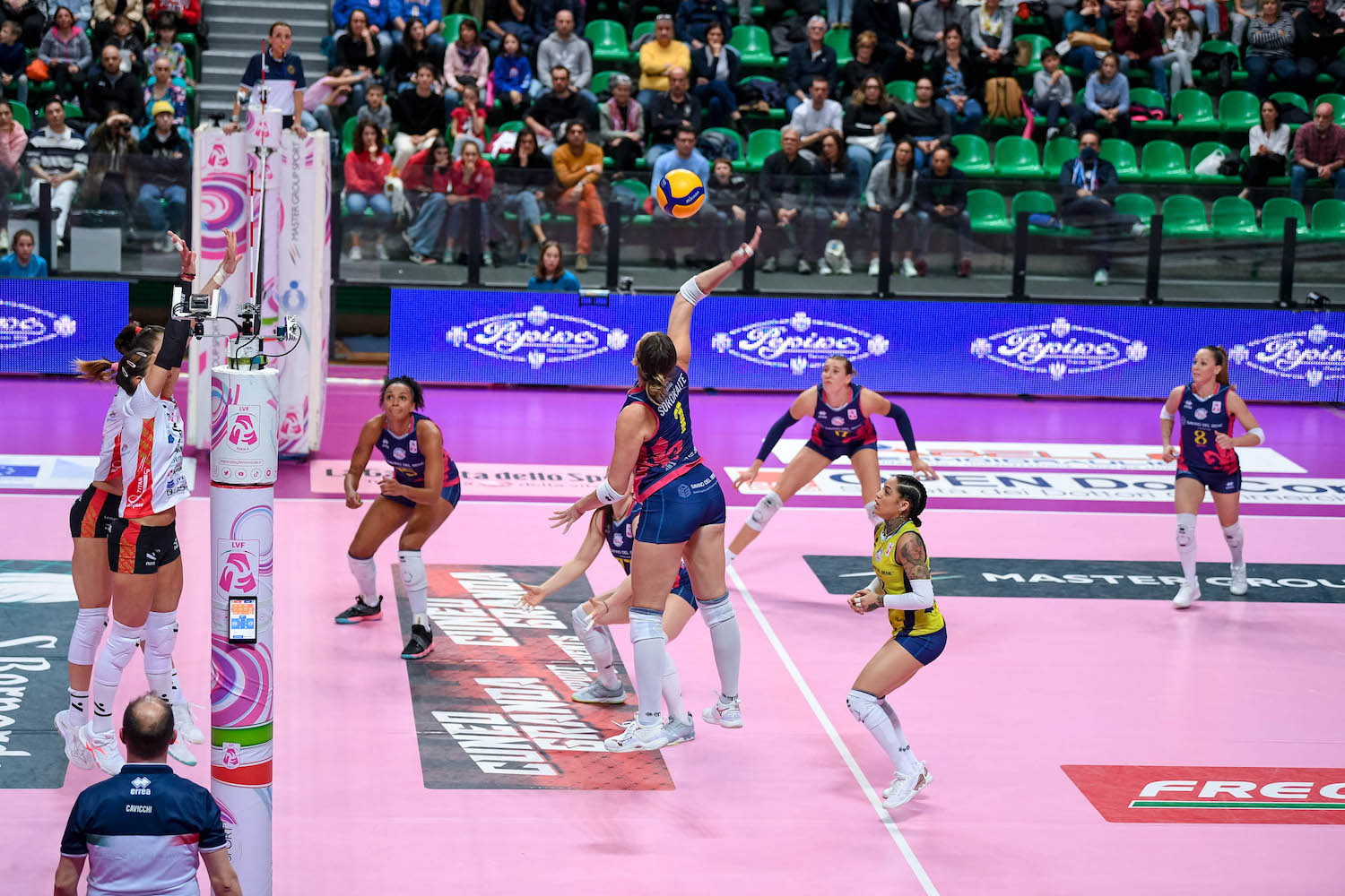 İTALYA KADINLAR VOLEYBOL LİGİ SCANDICCI CUNEO