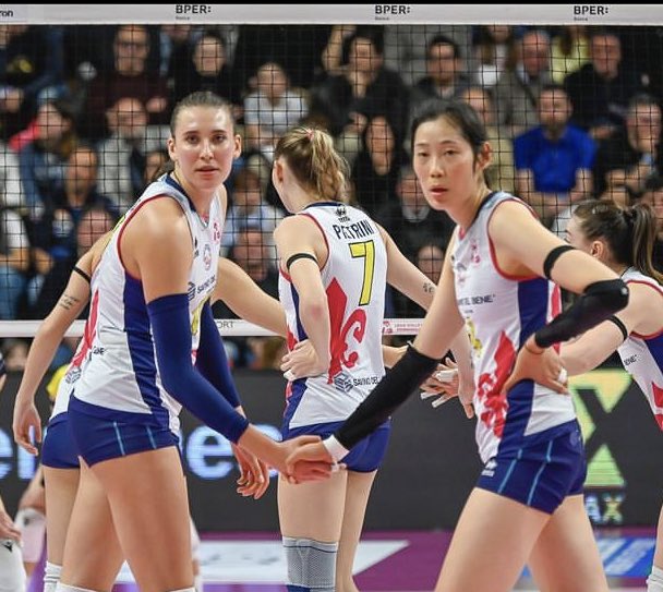 İTALYA KADINLAR VOLEYBOL LİGİ SCANDİCCİ MİLANO