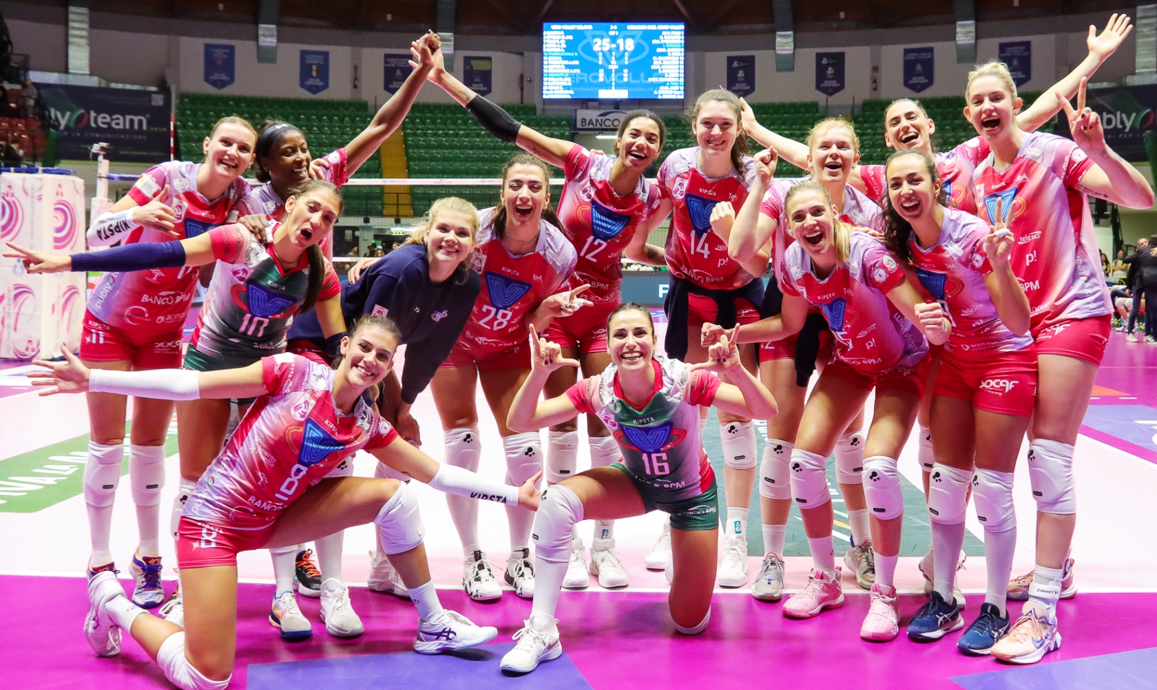 İTALYA KADINLAR VOLEYBOL LİGİ VERO VOLLET MİLANO ITAS TRENTI