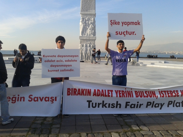 İzmir Spor Zirvesi Efsanelerle Futbol