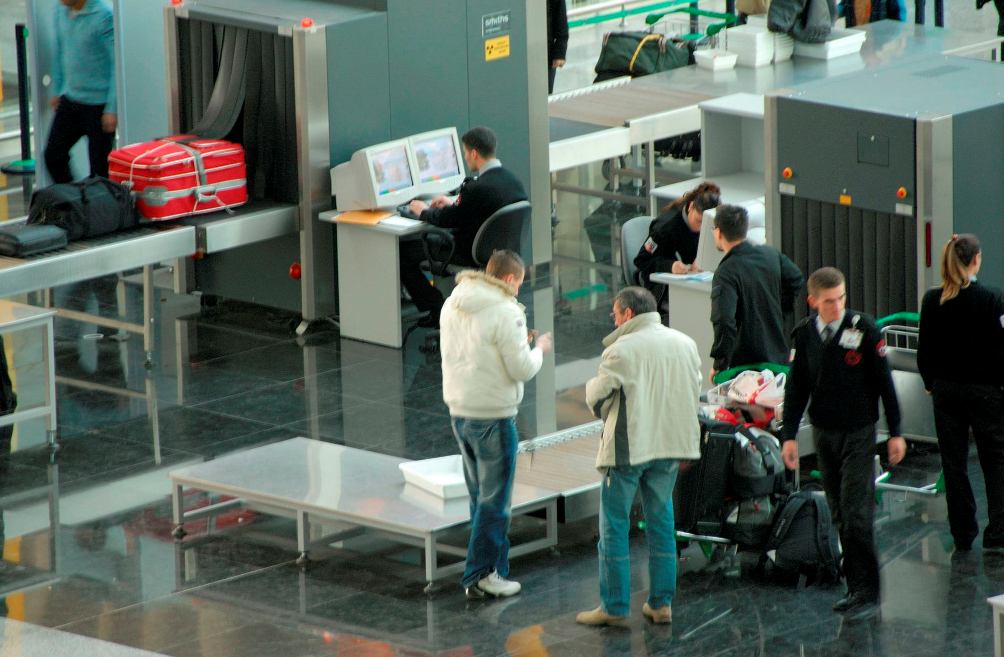 Kaçakçılar: Havalimanı Kontrol