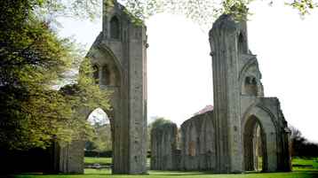 Parmaklıkların Ardında