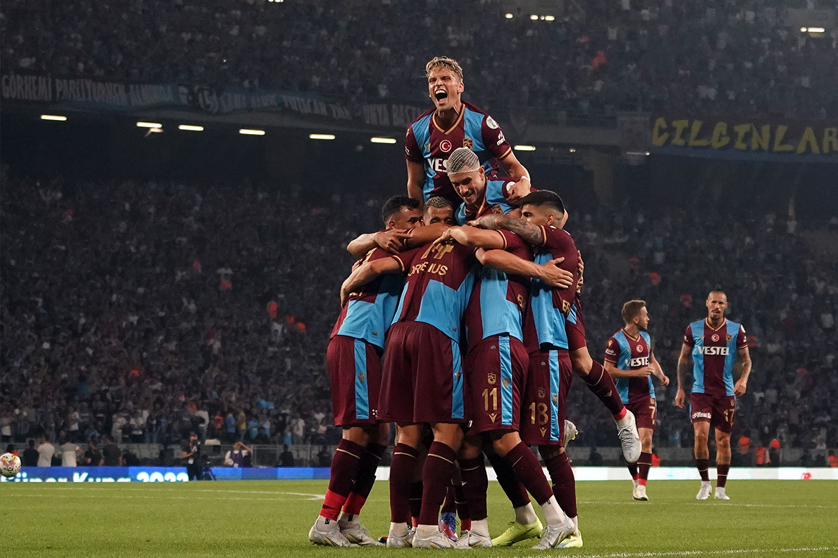 Şampiyonlar Ligi Play Off Futbol Karşılaşmasıdınamo Kıev - S