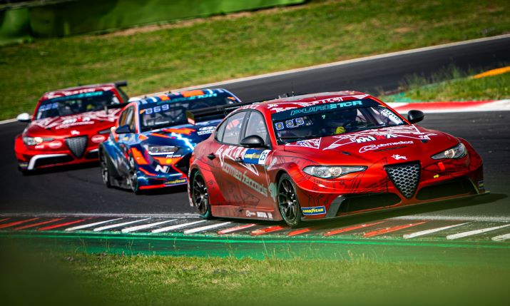 Touring Car Racing 2025