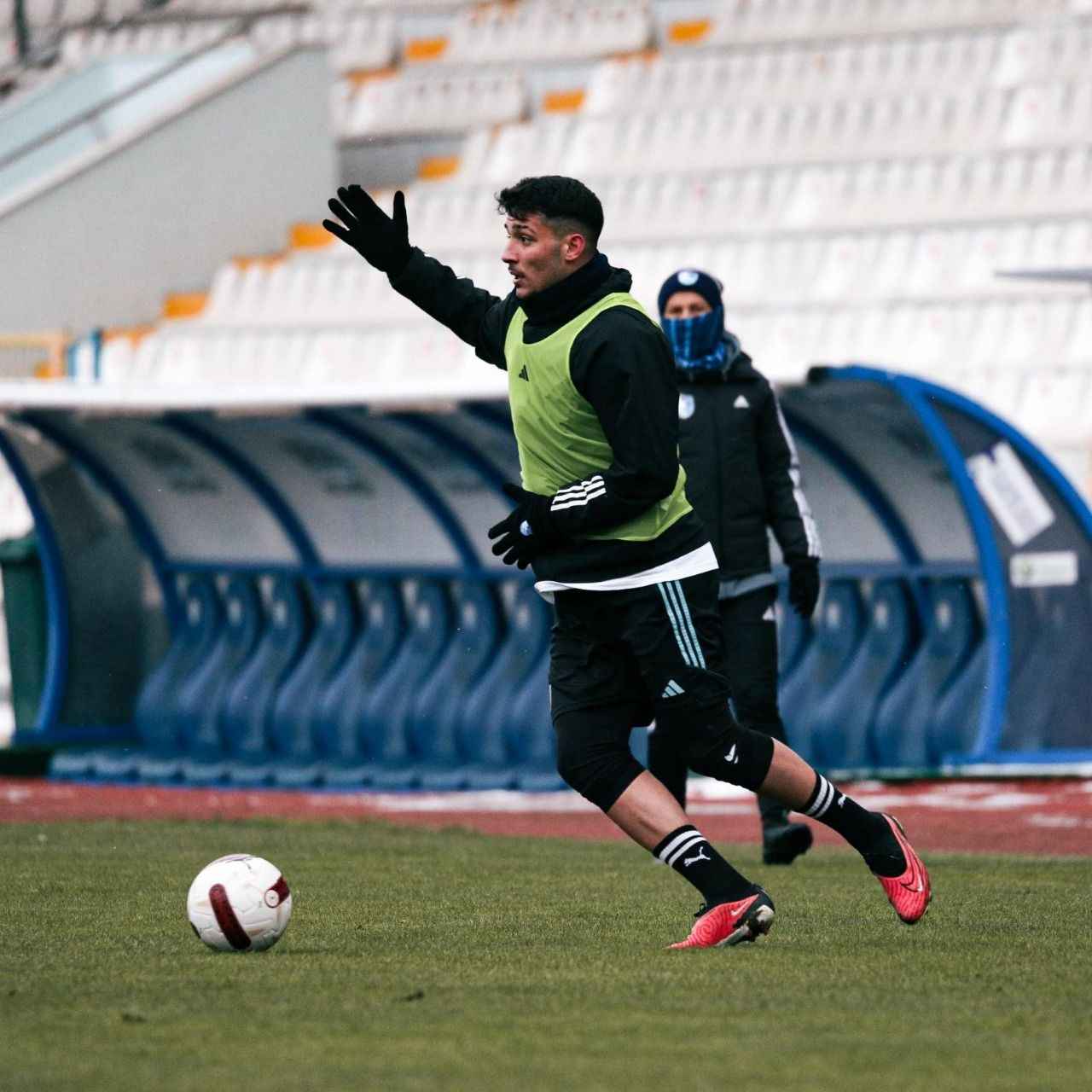 Trendyol 1. Lig Futbol Karşılaşması 13. Haftaerzurumspor Fk 