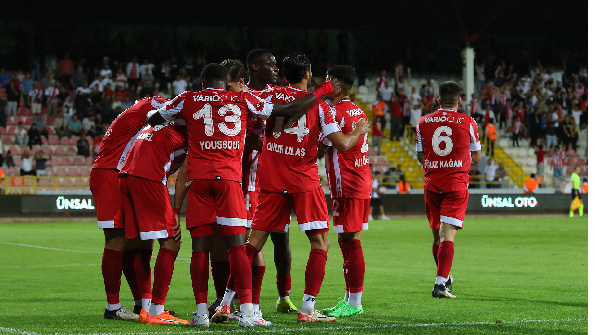 Trendyol 1. Lig Futbol Karşılaşması 3. Haftaesenler Erokspor