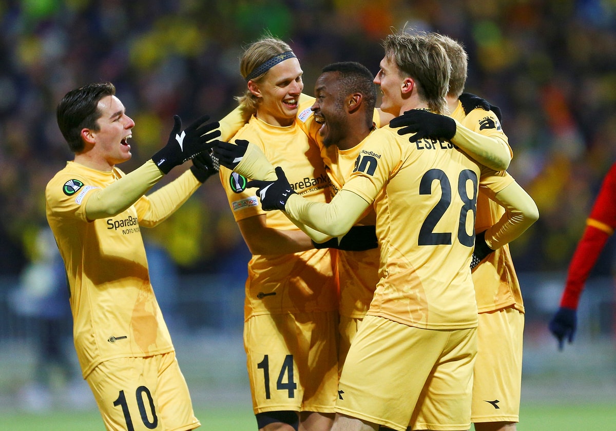 UEFA Avrupa Ligi Çeyrek Final Futbol Karşılaşması Özetler