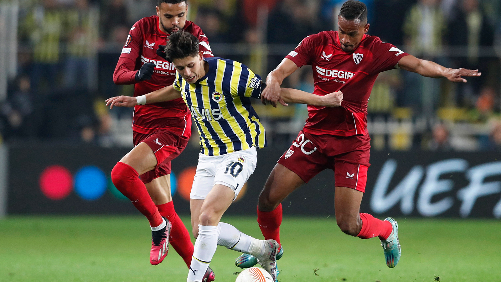 Uefa Avrupa Ligi Futbol Karşılaşmasıaz Alkmaar - Fenerbahçe