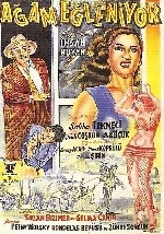 Agam Eğleniyor